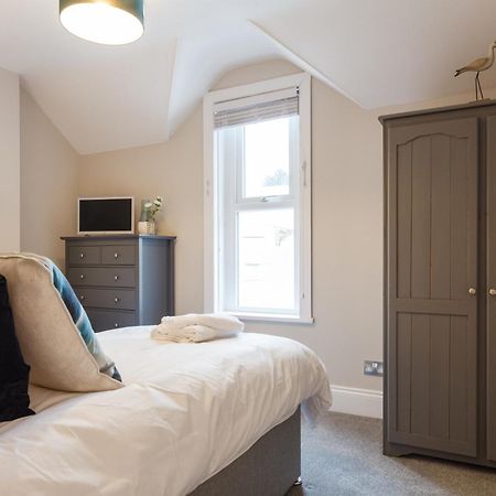 Stylish Town Centre House - 300Mbps, Parking & Sunny Decking Leilighet Bournemouth Eksteriør bilde