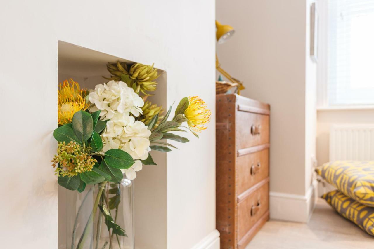 Stylish Town Centre House - 300Mbps, Parking & Sunny Decking Leilighet Bournemouth Eksteriør bilde