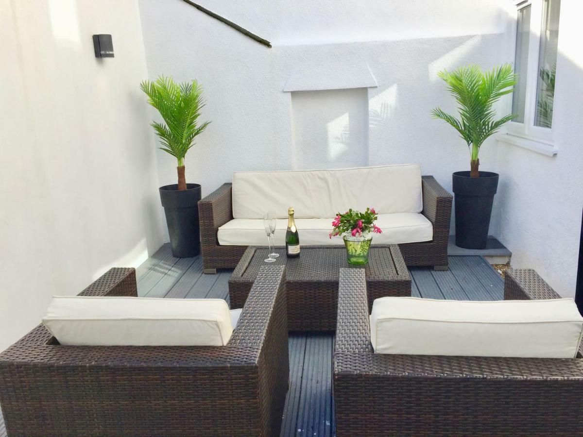 Stylish Town Centre House - 300Mbps, Parking & Sunny Decking Leilighet Bournemouth Eksteriør bilde